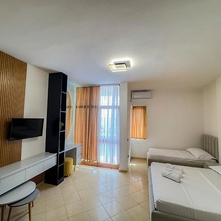 Eden Hotel Shëngjin Eksteriør billede