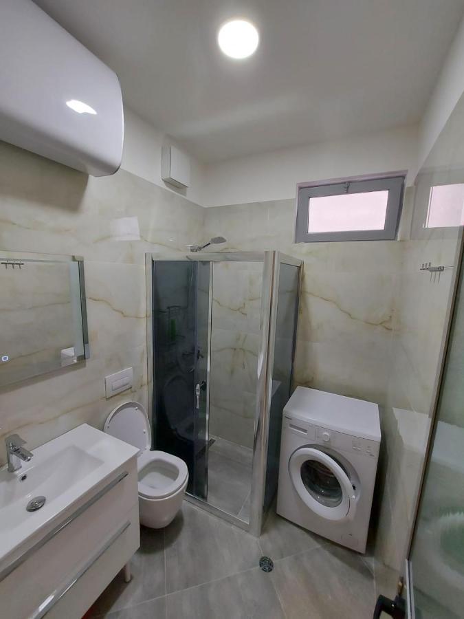 Eden Hotel Shëngjin Eksteriør billede
