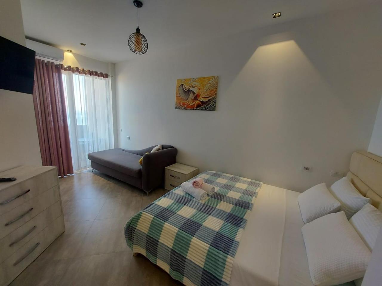 Eden Hotel Shëngjin Eksteriør billede