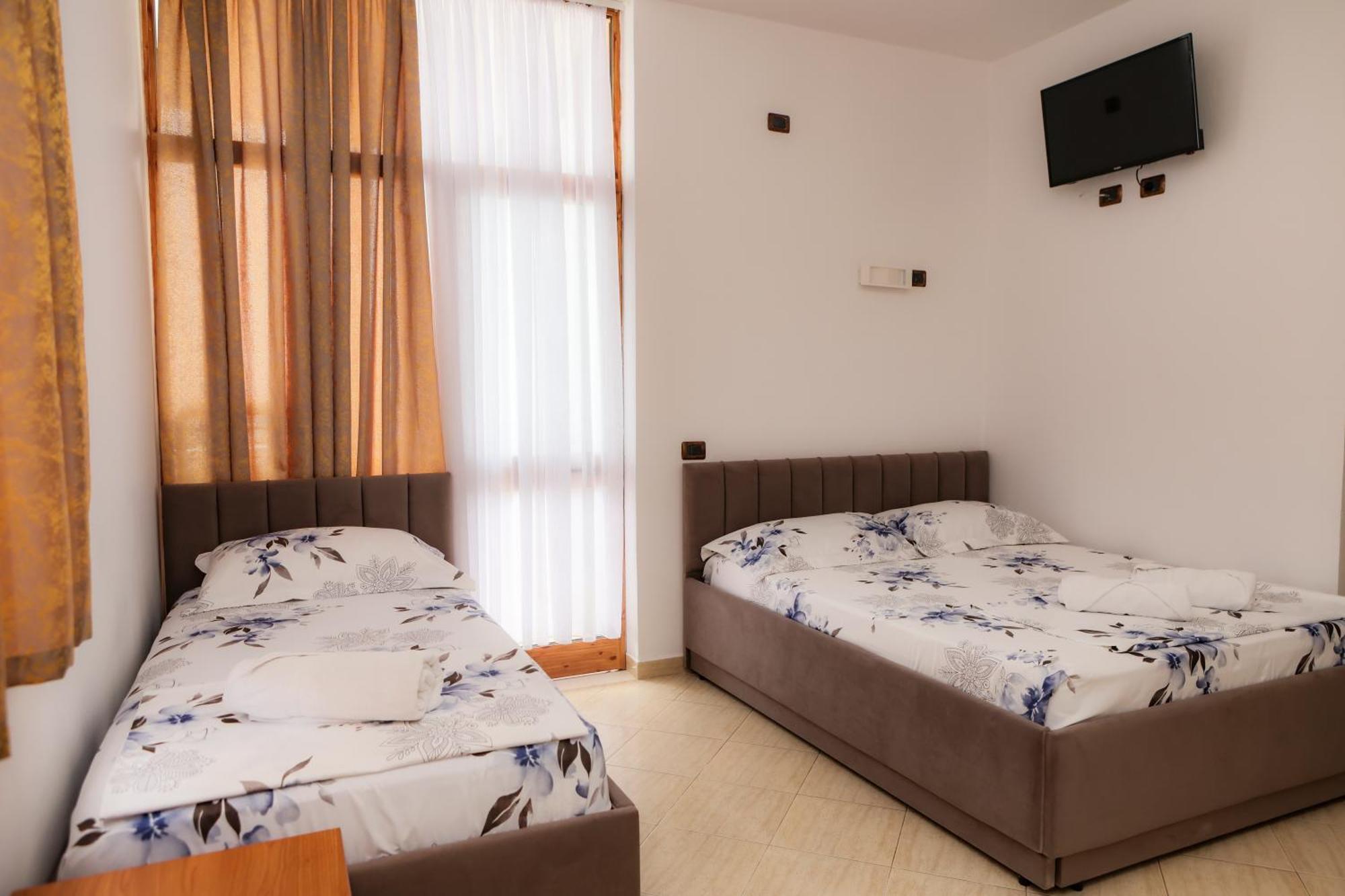 Eden Hotel Shëngjin Eksteriør billede